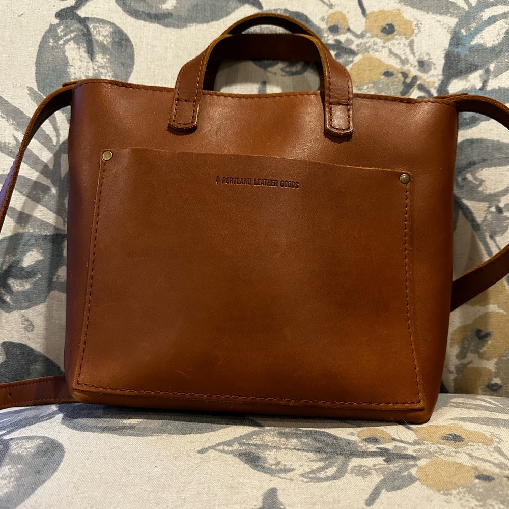 Portland Leather Brown Crossbody Bag with Structured Design